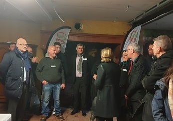Les élus et représentants de l'Etat lors de la visite chez M. Lussat Les élus et représentants de l'Etat lors de la visite chez M. Lussat