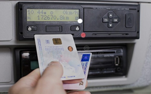 Tachygraphe et carte de conducteur