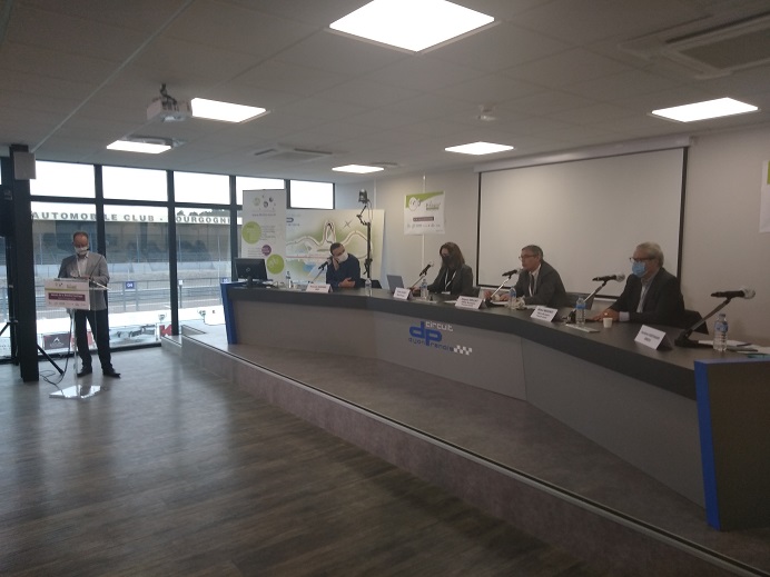 Conférence plénière le matin