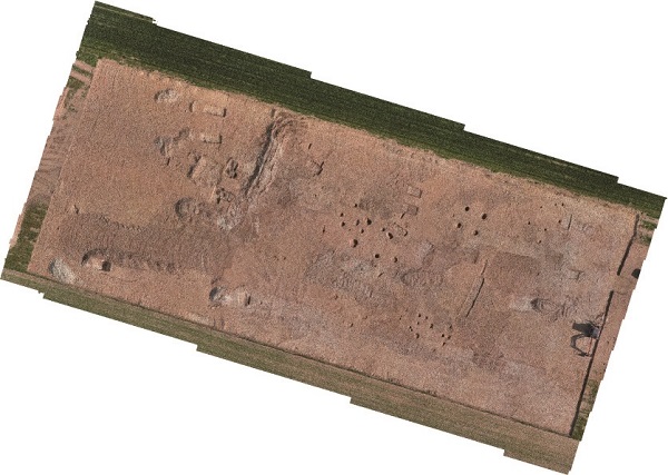 Fig. 01. Photo aérienne de la fouille au lieu-dit « Les Beauvoirs » © Inrap